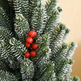 Mini-Weihnachtsbaum – 50 cm mit Tannenzapfen, roten Beeren und Übertopf